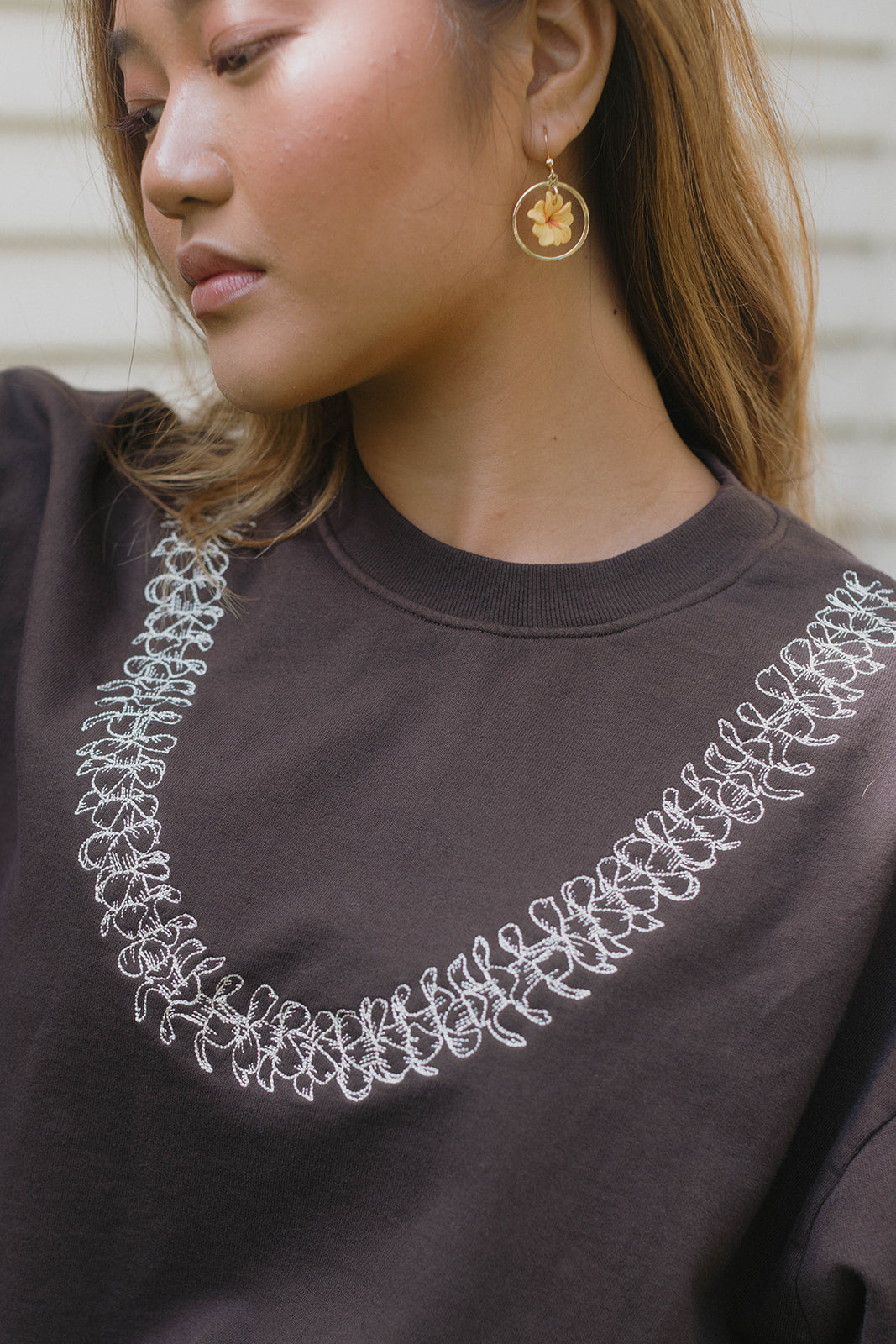 Sweatshirt Oversized - Lei Pua Kenikeni Coffee (Embroidered)