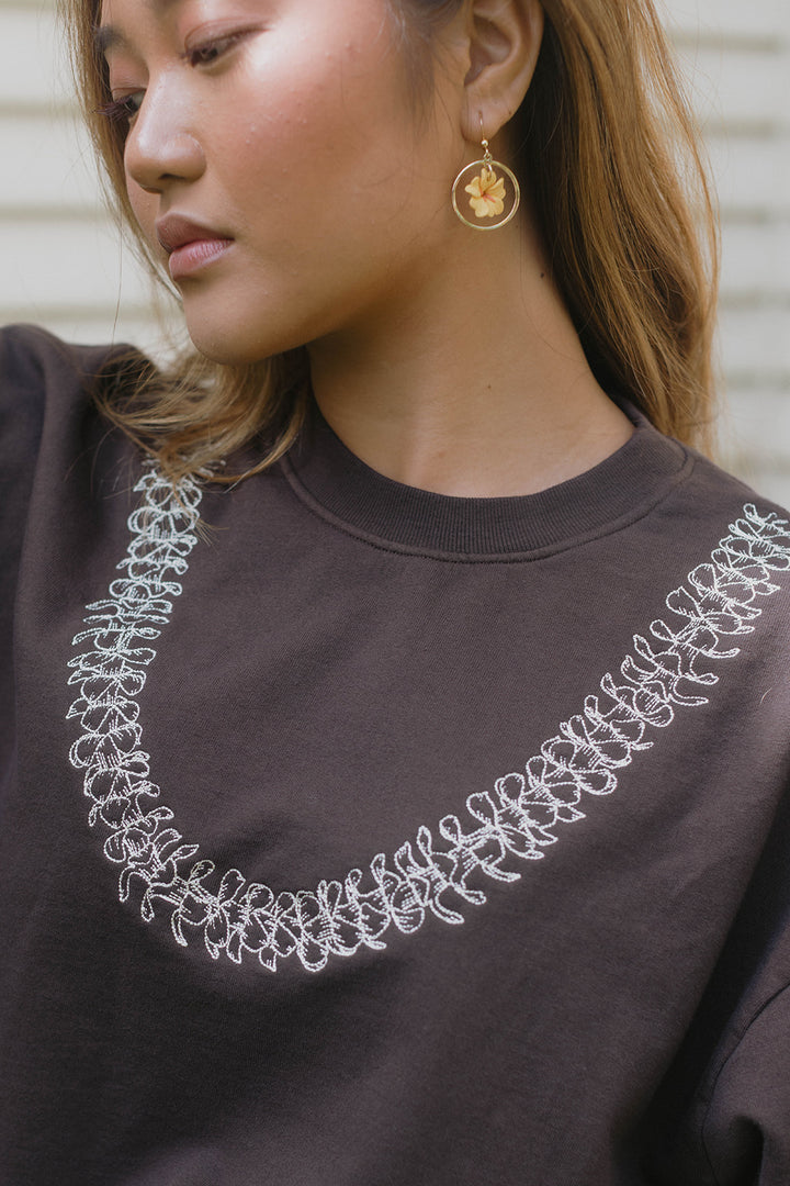 Sweatshirt Oversized - Lei Pua Kenikeni Coffee (Embroidered)