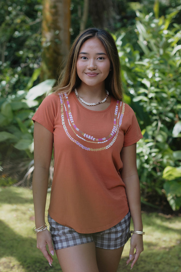 Lei Pupu o Niihau Tee - Rust