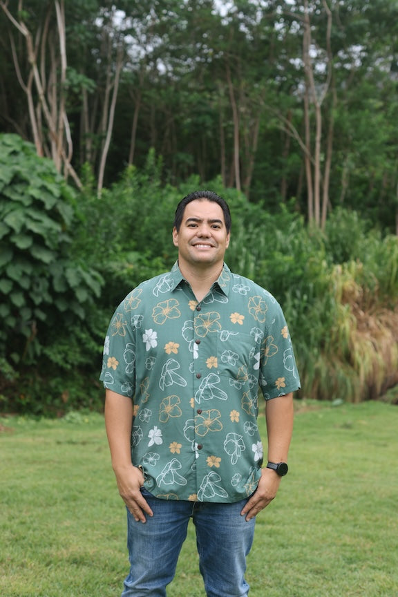 Men's Kahana Button Up- Lei Pua Kenikeni Lush