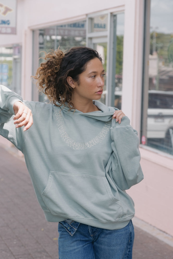 Hoodie Oversized - Lei Pua Kenikeni (Embroidered)