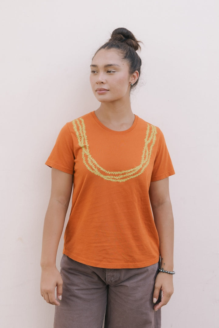 Lei Pakalana Tee - 'Alaea