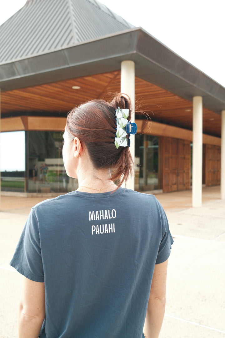 Lei Lokelani Ke'oke'o Tee - Mahalo Pauahi