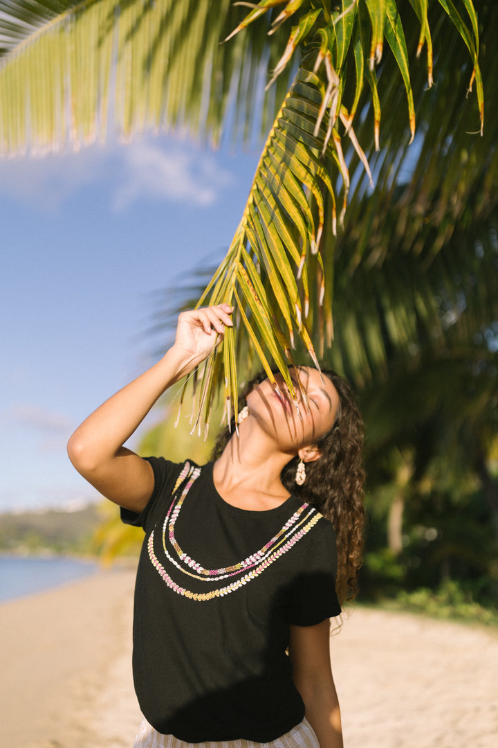 Lei Pupu o Niihau Tee - Eleele