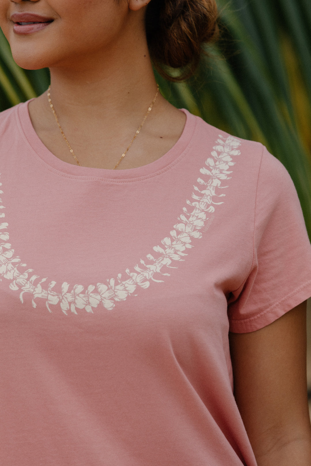 Lei Pua Kenikeni Tee - Coral