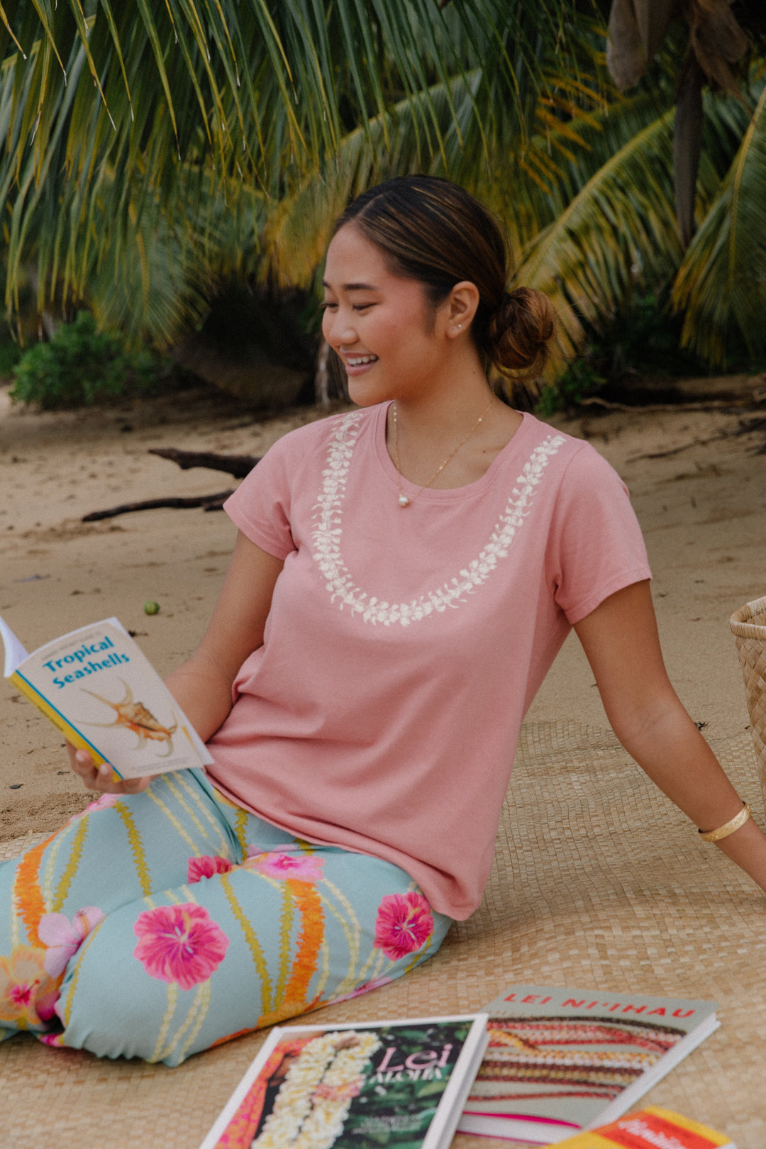 Lei Pua Kenikeni Tee - Coral