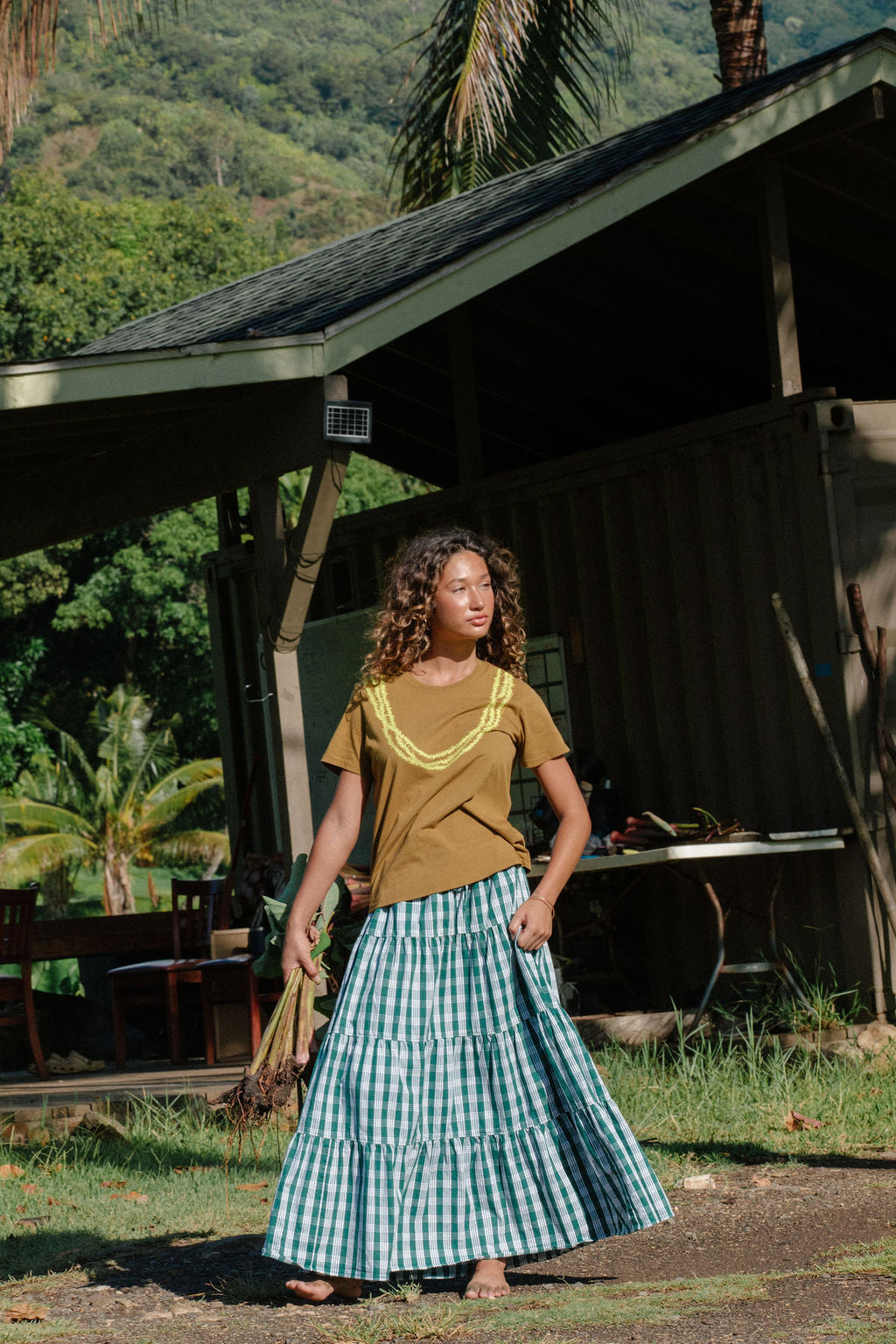 Lei Pakalana Tee - Coco