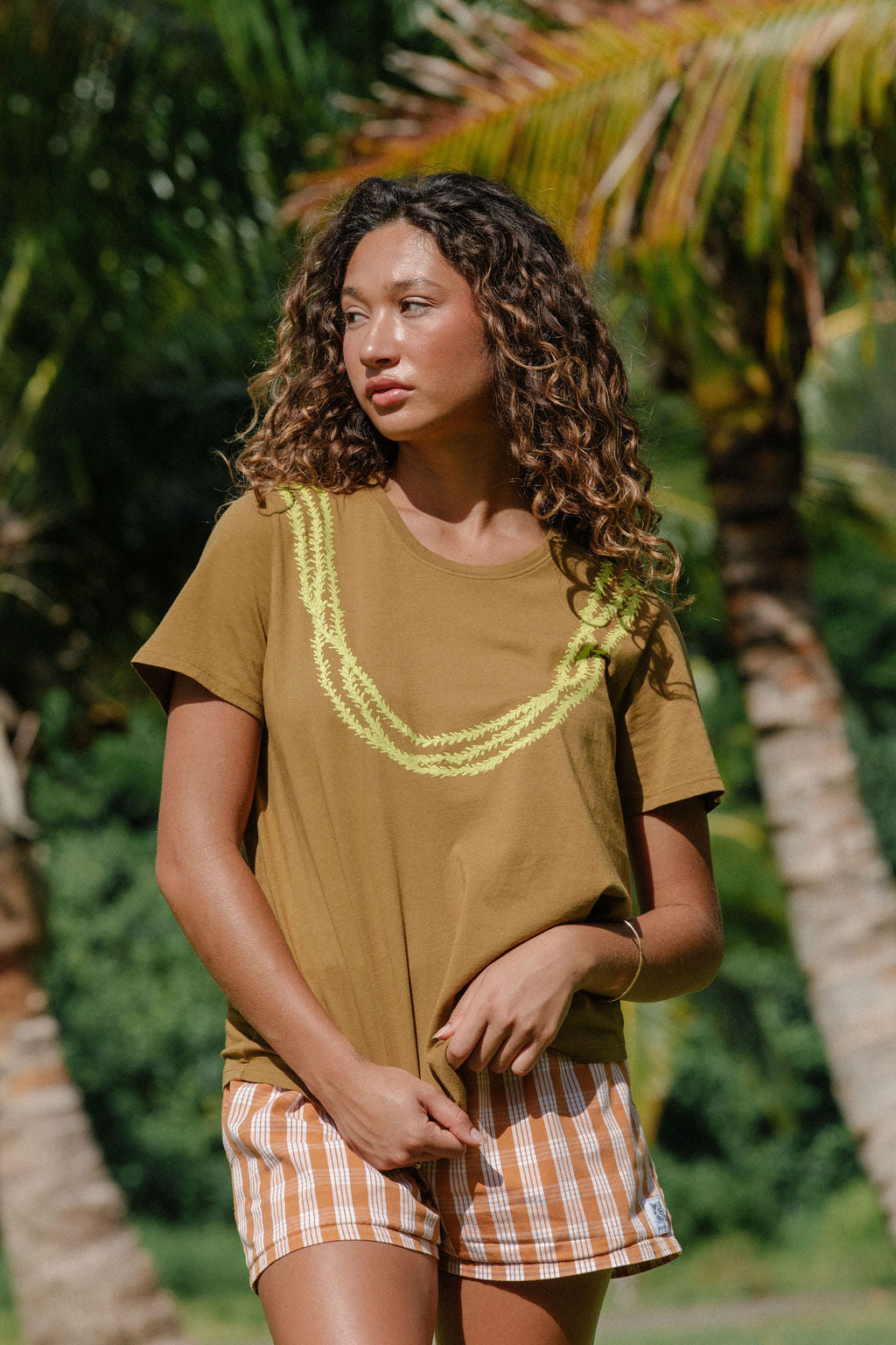 Lei Pakalana Tee - Coco