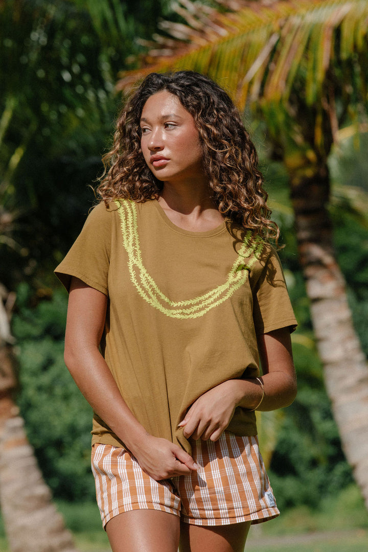 Lei Pakalana Tee - Coco