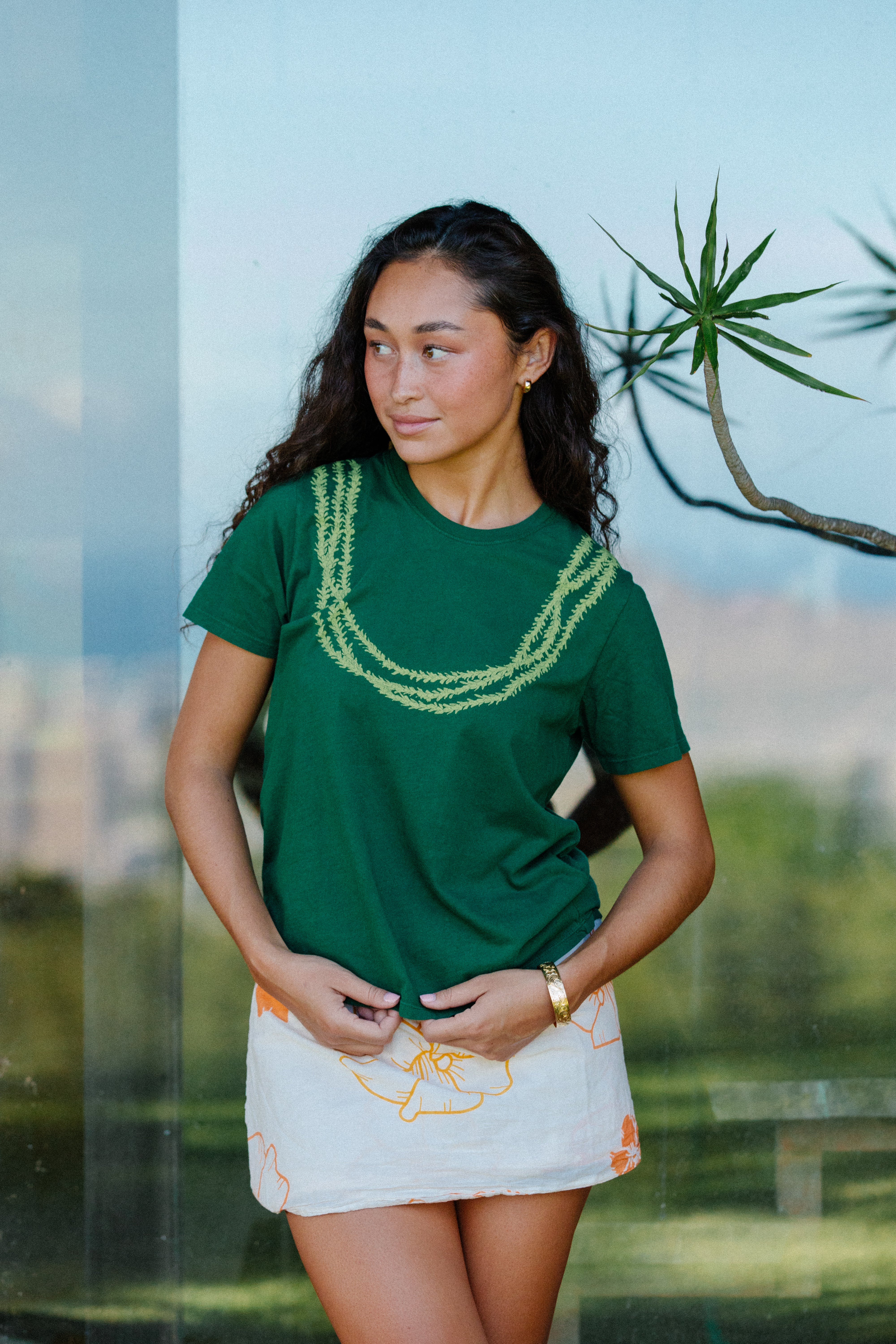 トップス emahina Lei Pakalana Tee - Mauka – Mahina Made LLC