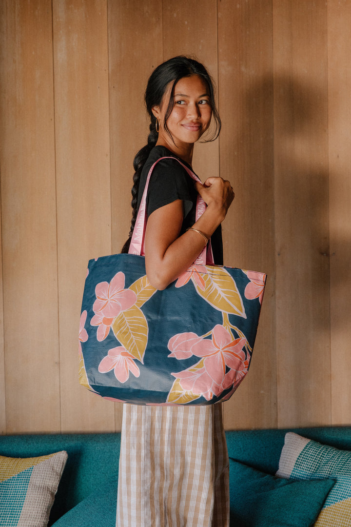 Eke Paa - Plumeria Navy