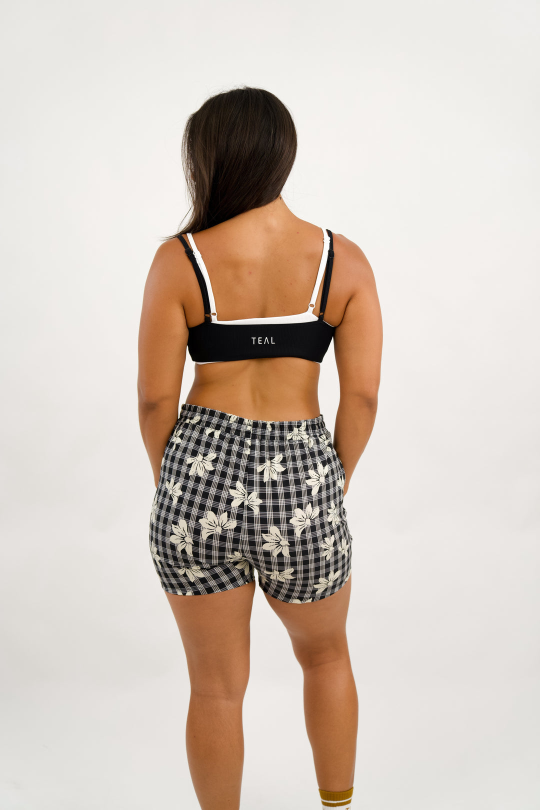 Womens Luxe Hybrid Short - Black Naupaka *WRONG SIZE LABEL*